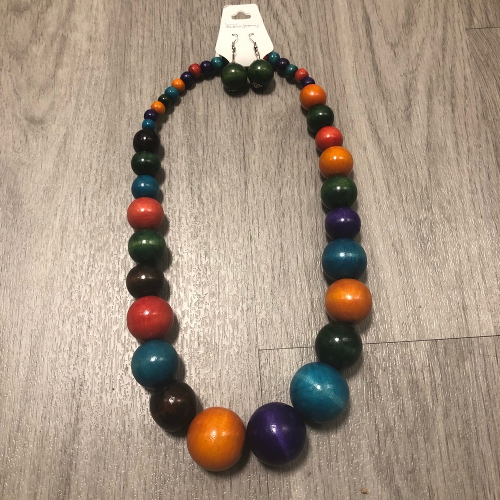 Statement necklace
